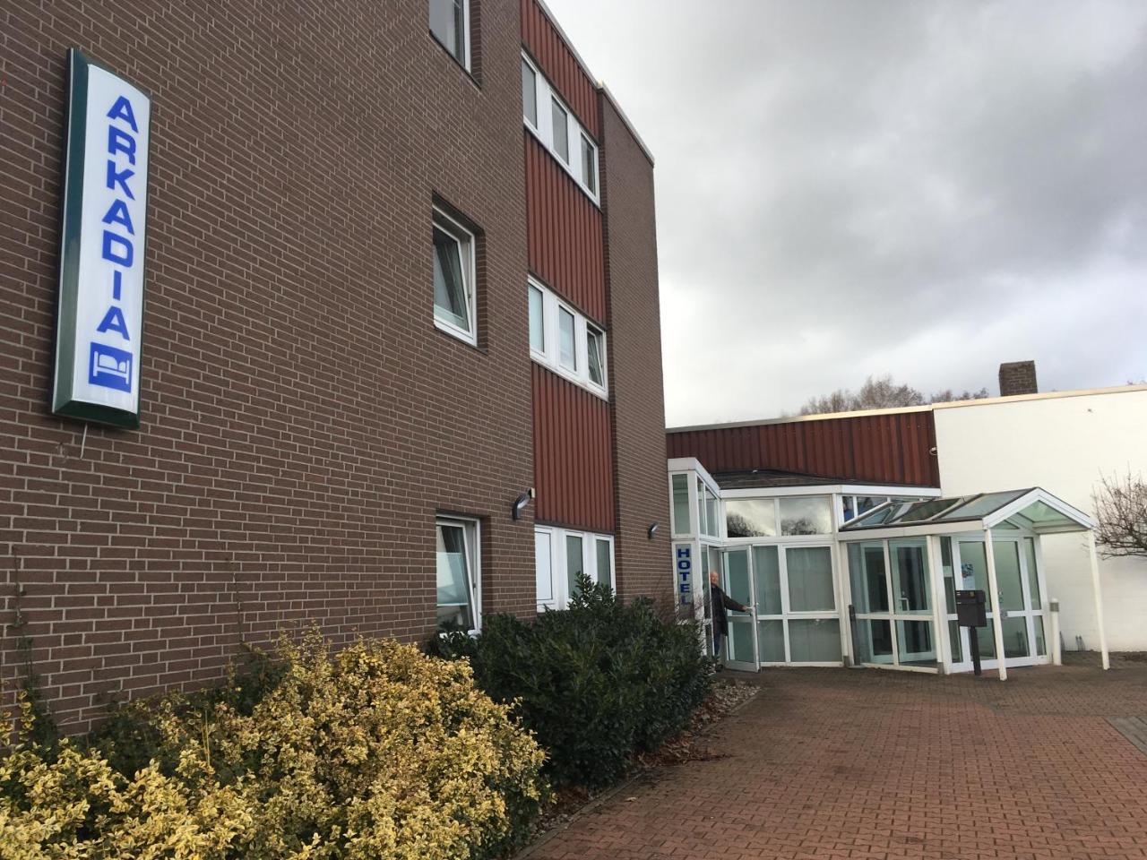 Arkadia Hotel Burgwedel  Exterior photo